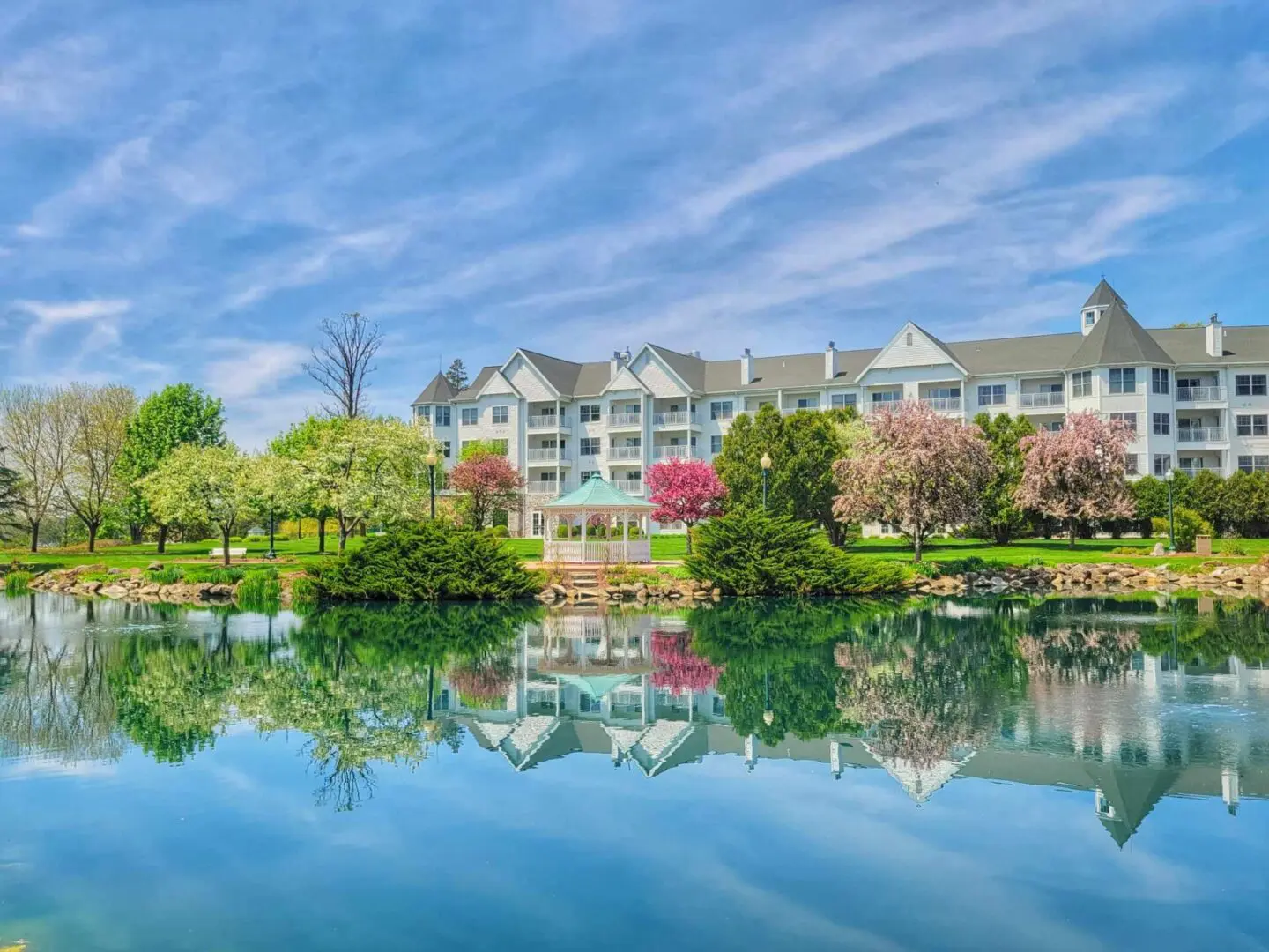Your Elkhart Lake Experience: Stay in Style at the Award-Winning Osthoff Resort & Spa