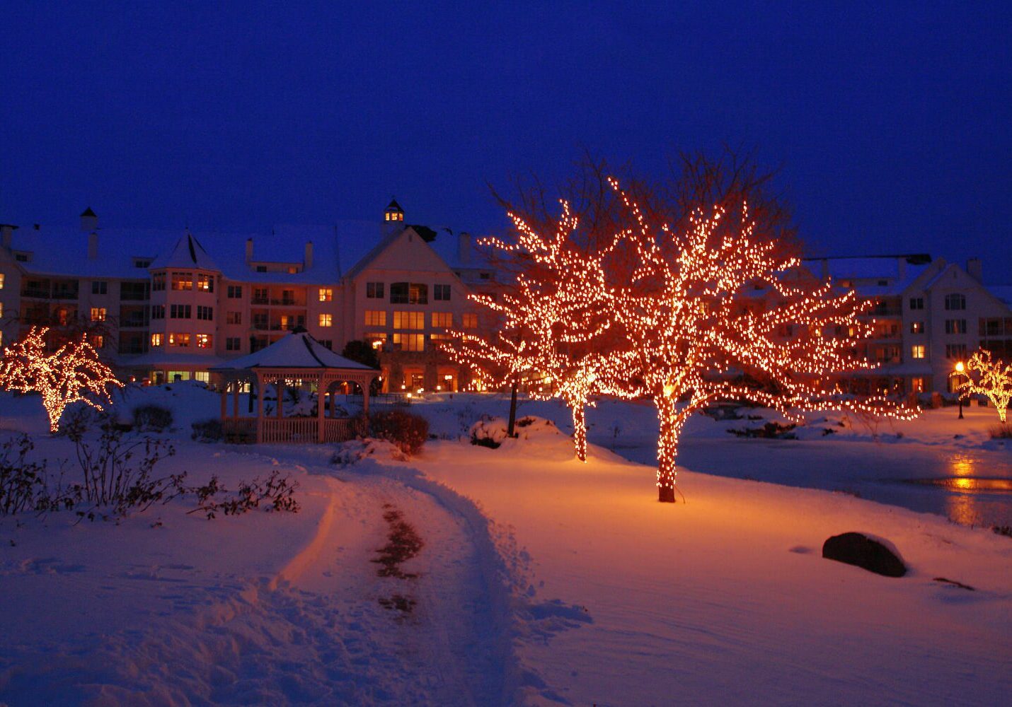 Christmas-Lights-at-Osthoff-Resort